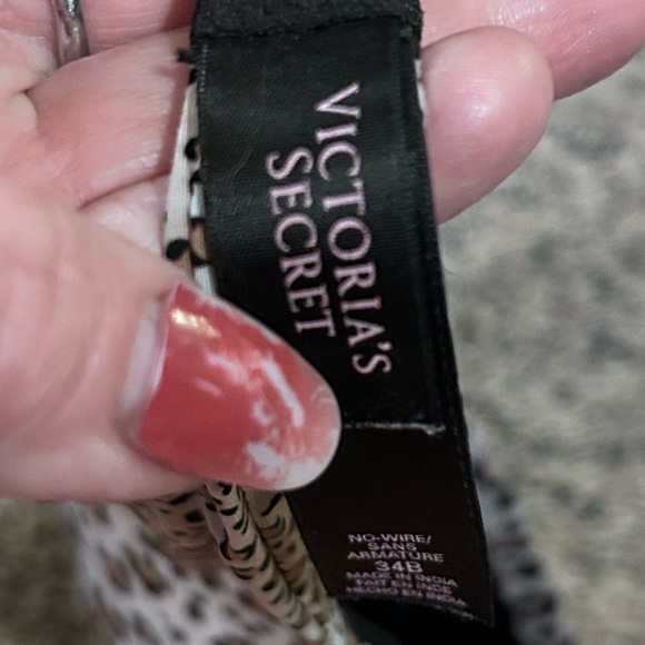 Victoria’s Secret Very Sexy Push-Up Leopard Size 34B bra bx - Picture 3 of 4